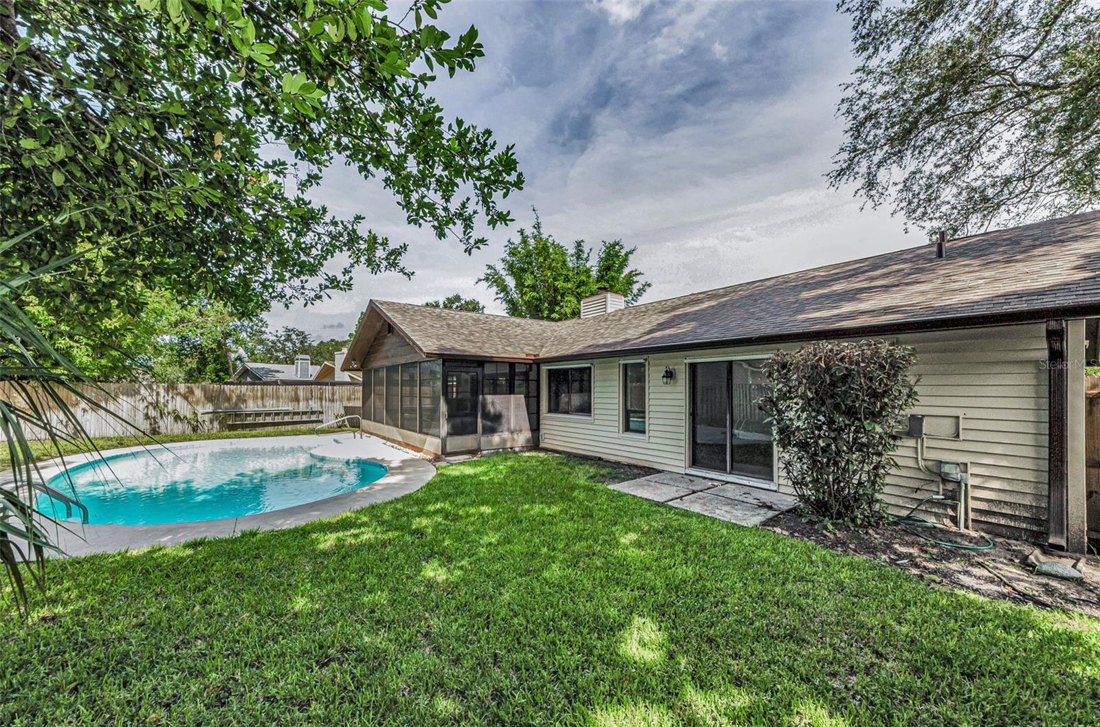 Image 54 of 100 For 1412 Wexford Drive N