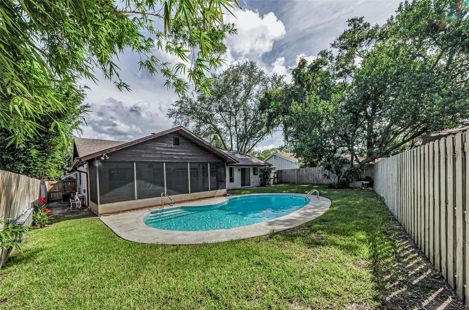 Image 55 of 100 For 1412 Wexford Drive N