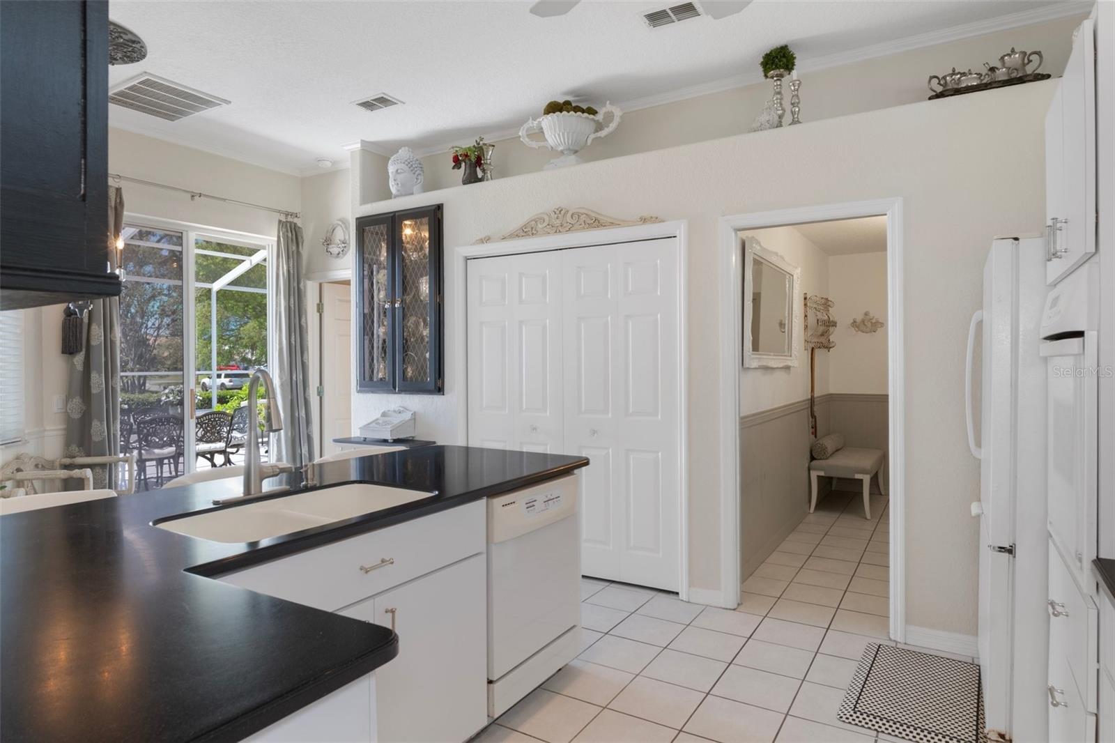 Image 21 of 72 For 9400 New Orleans Drive