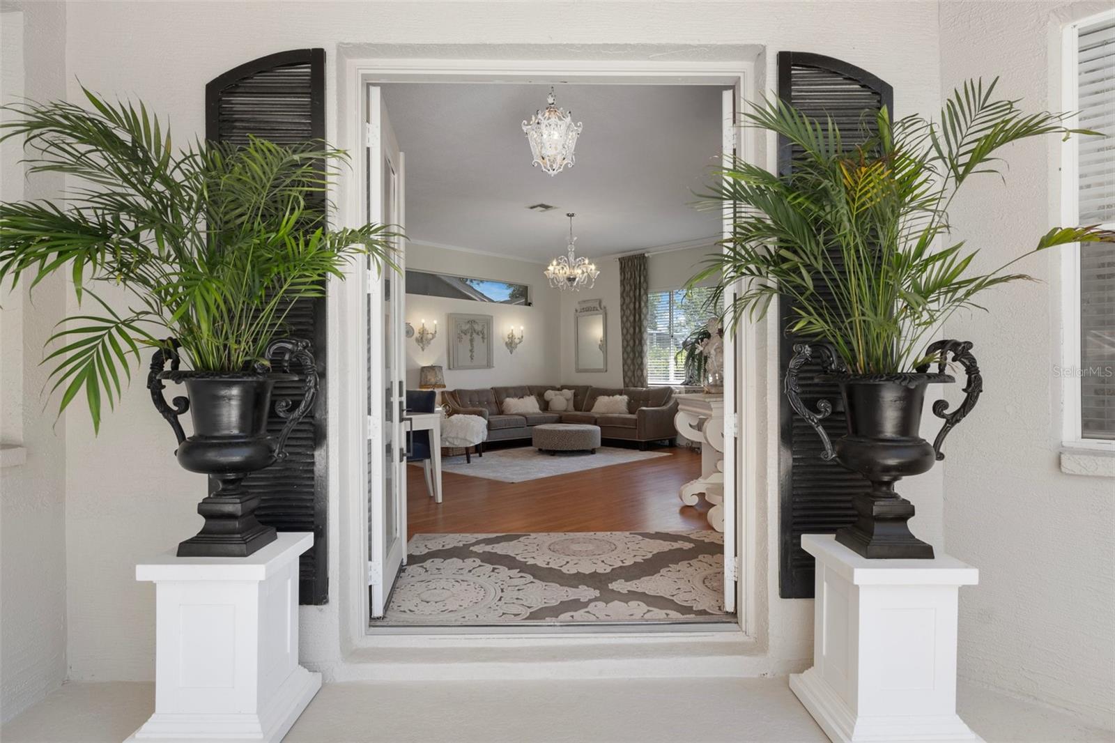 Image 5 of 72 For 9400 New Orleans Drive