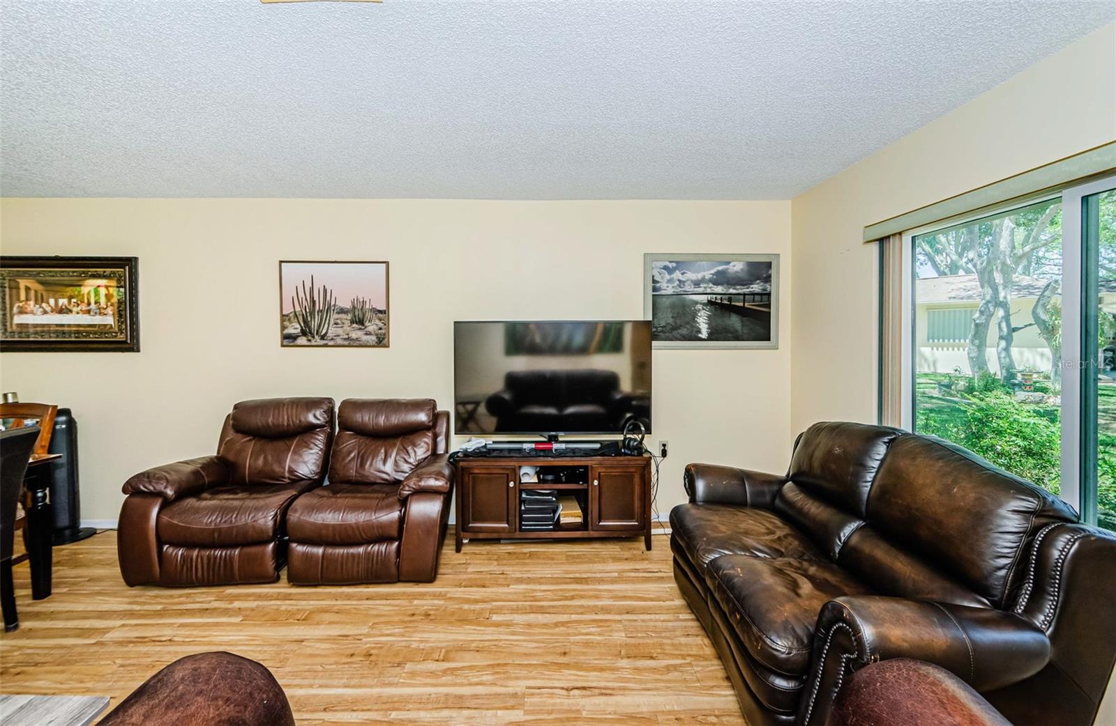 Image 33 of 76 For 10641 Timber Lane