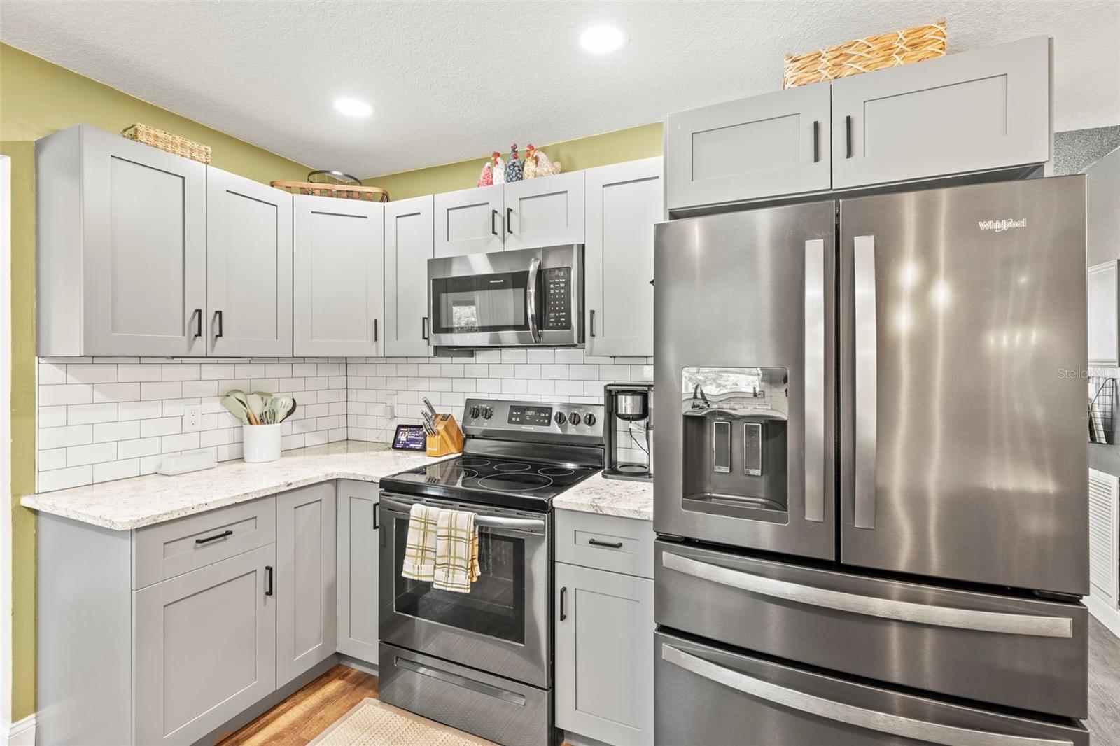 Image 13 of 54 For 2400 Commack Court