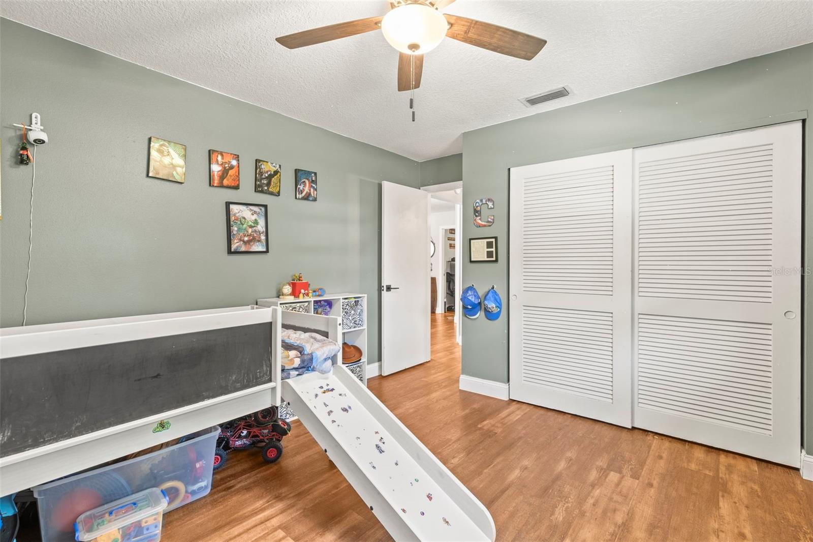 Image 19 of 54 For 2400 Commack Court