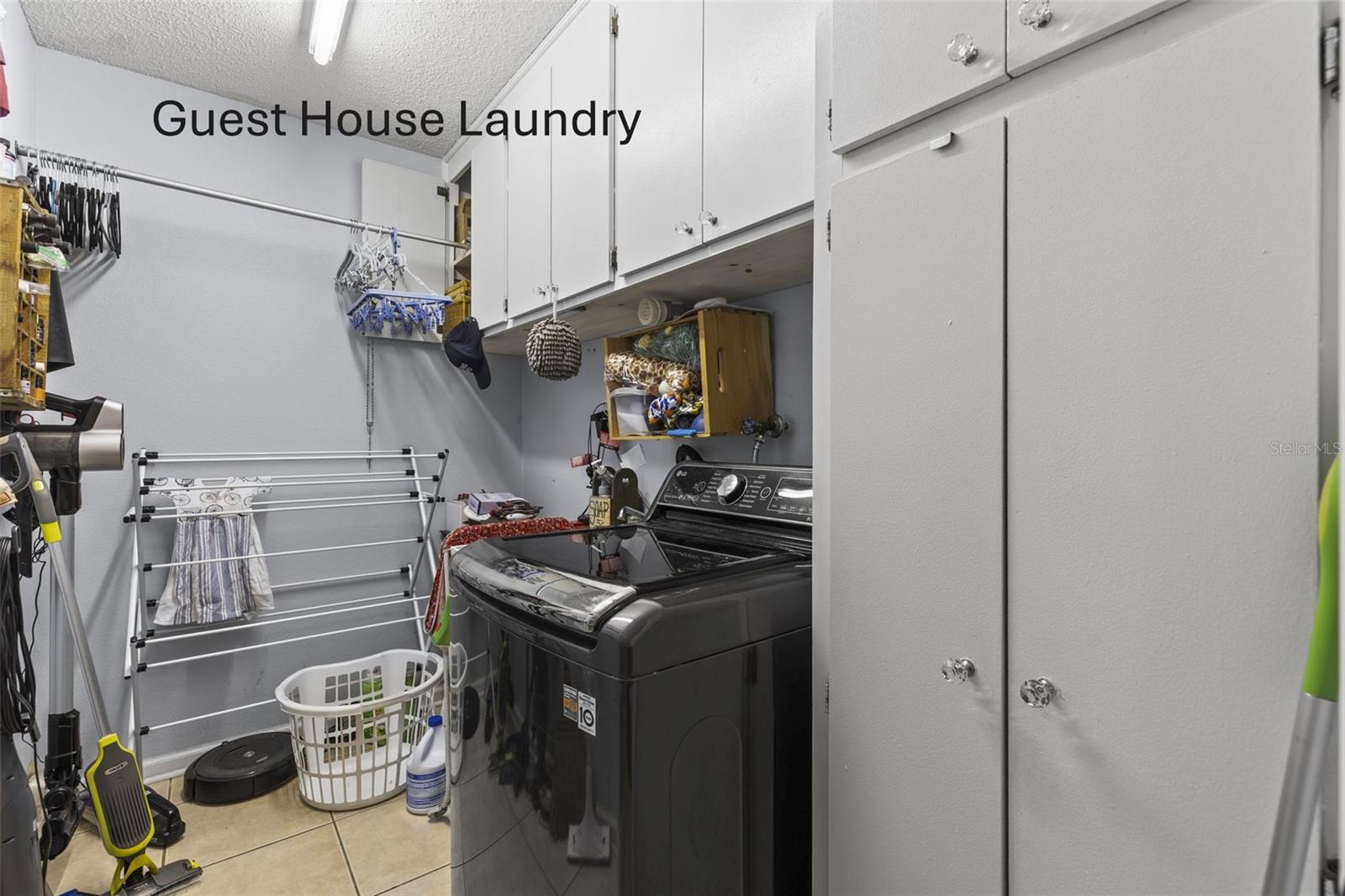 Image 42 of 54 For 2400 Commack Court
