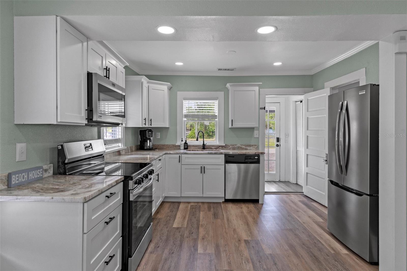Image 10 of 50 For 7252 Coventry Court