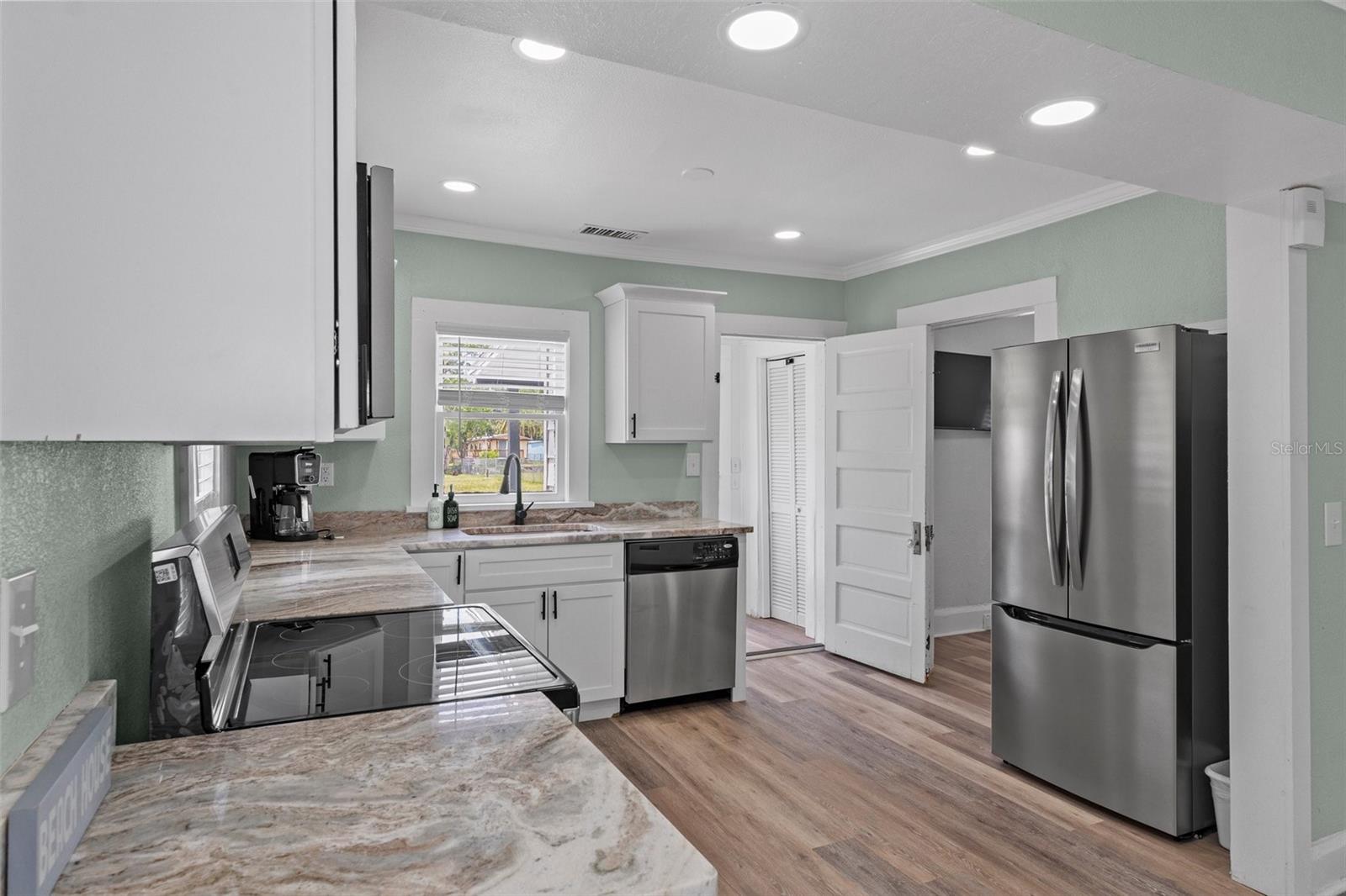 Image 11 of 50 For 7252 Coventry Court