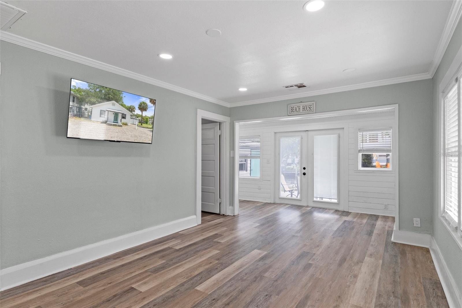 Image 13 of 50 For 7252 Coventry Court