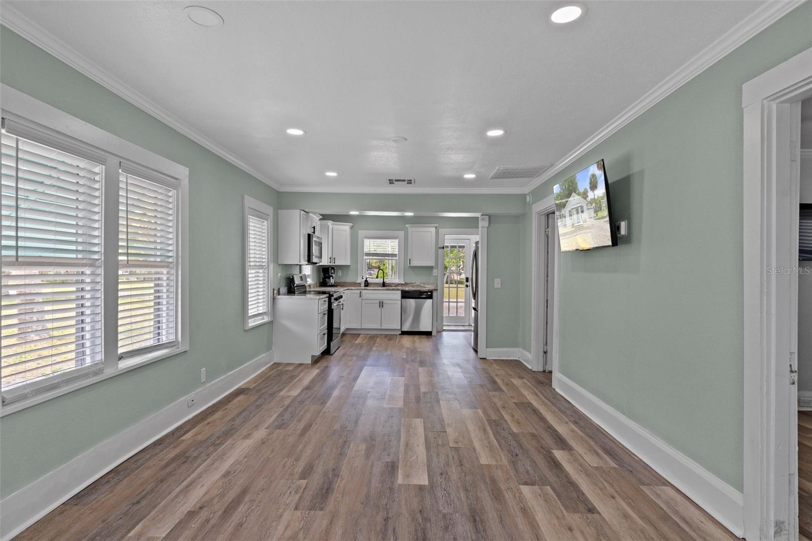 Image 19 of 50 For 7252 Coventry Court