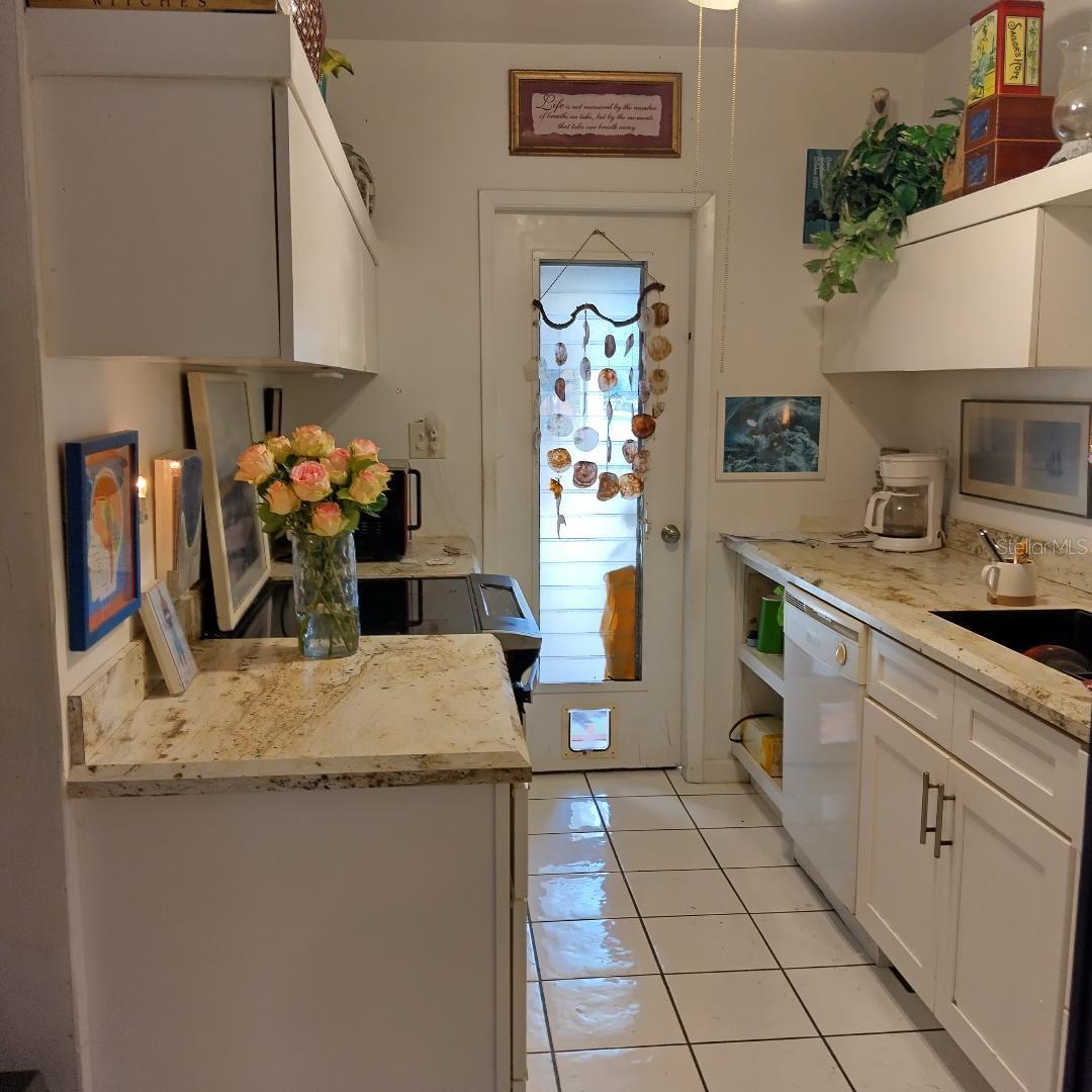 Image 7 of 18 For 2755 28th Avenue A3
