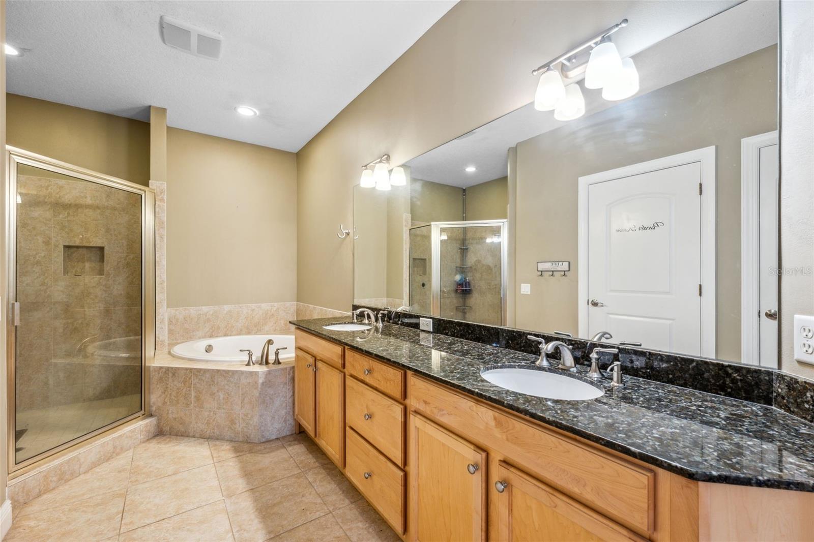 Image 31 of 66 For 1340 Bayshore Boulevard 411