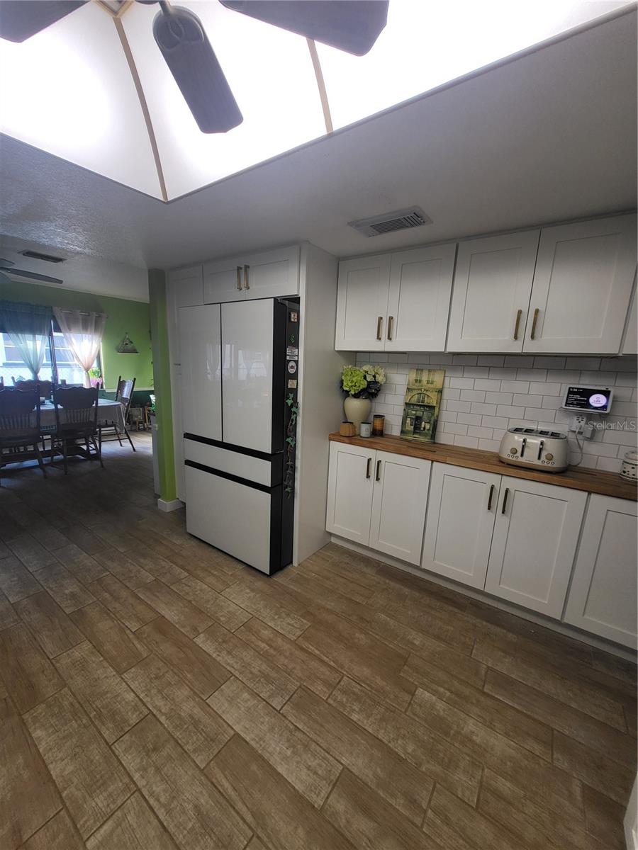 Image 11 of 48 For 13111 Sheridan Drive
