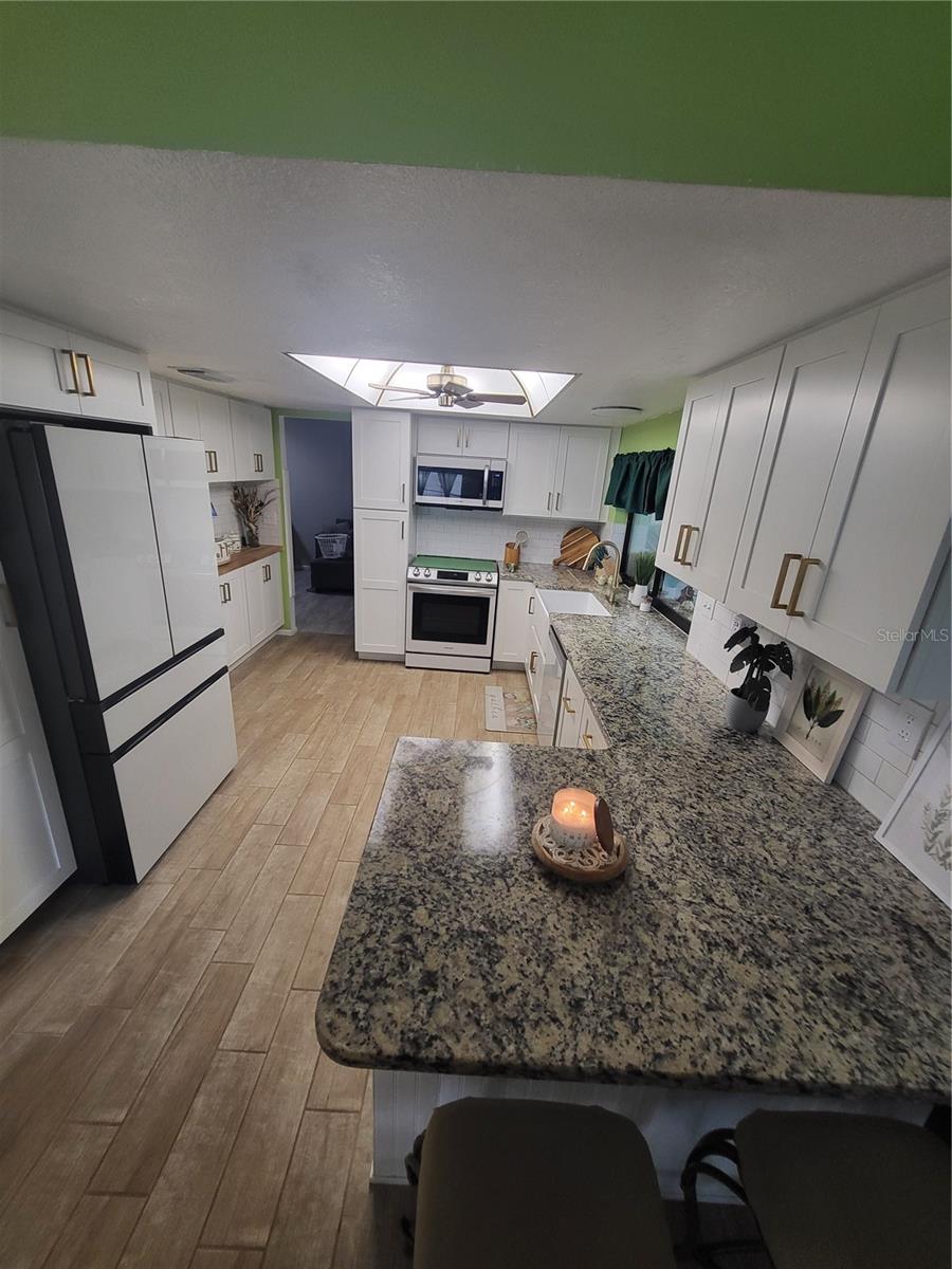Image 18 of 48 For 13111 Sheridan Drive