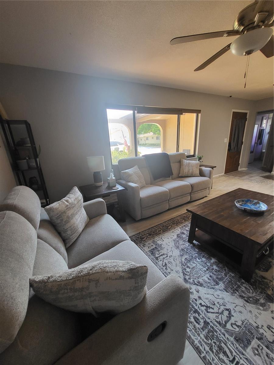 Image 9 of 48 For 13111 Sheridan Drive
