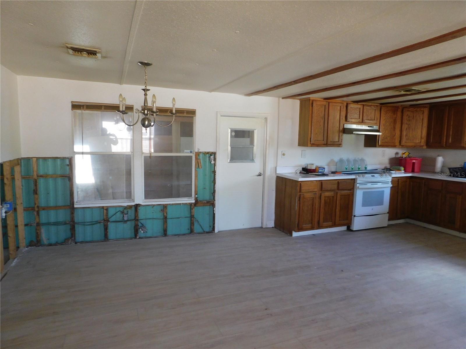 Image 15 of 21 For 7122 Wilcox Drive