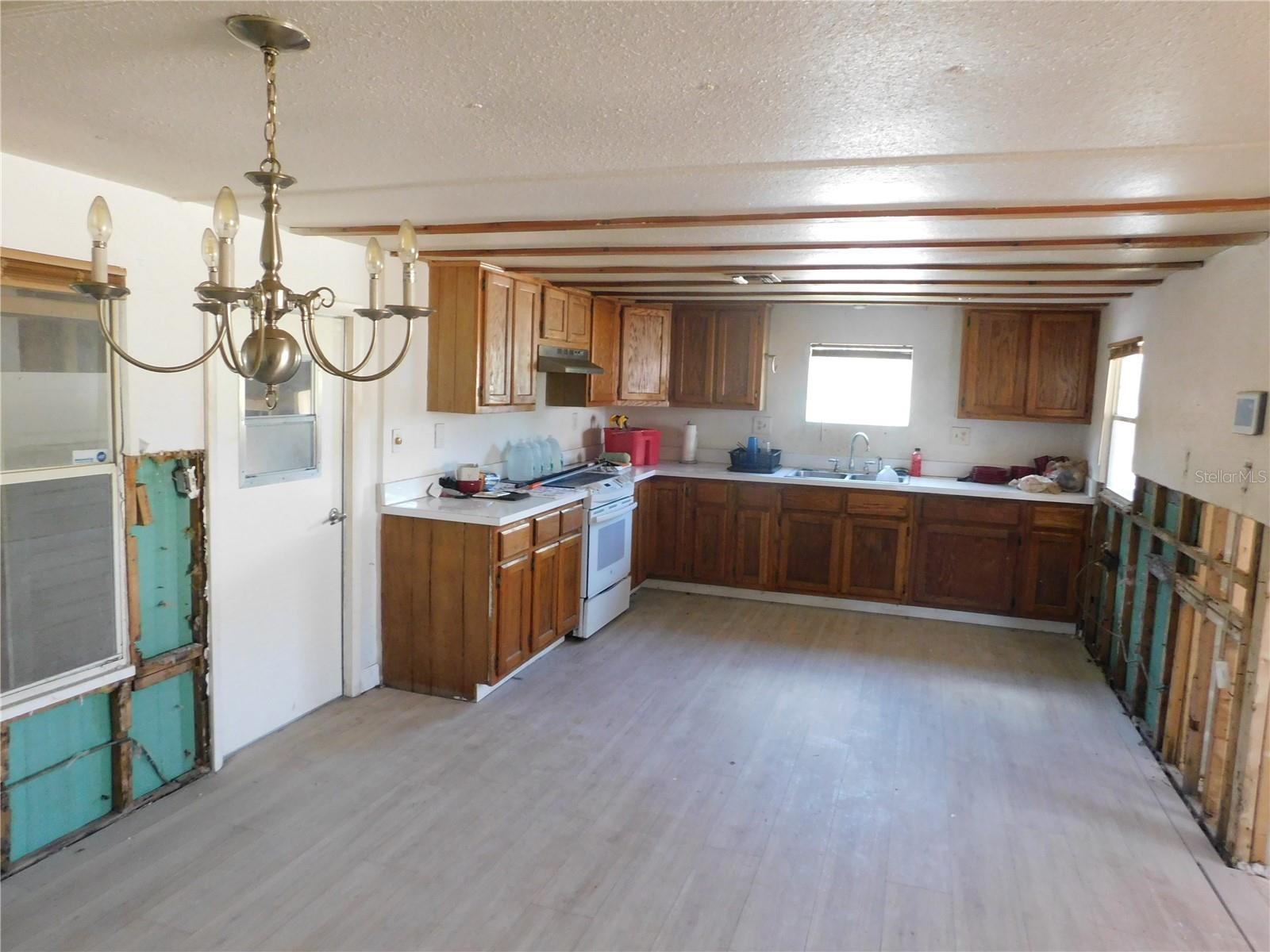 Image 4 of 21 For 7122 Wilcox Drive