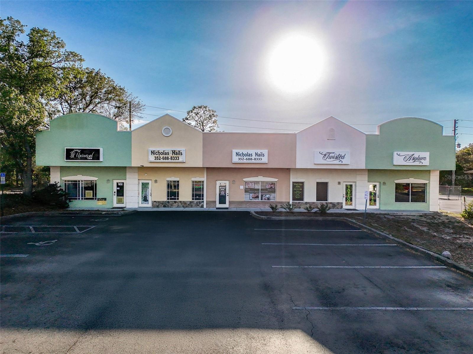 Listing photo id 0 for 2157 Mariner Boulevard