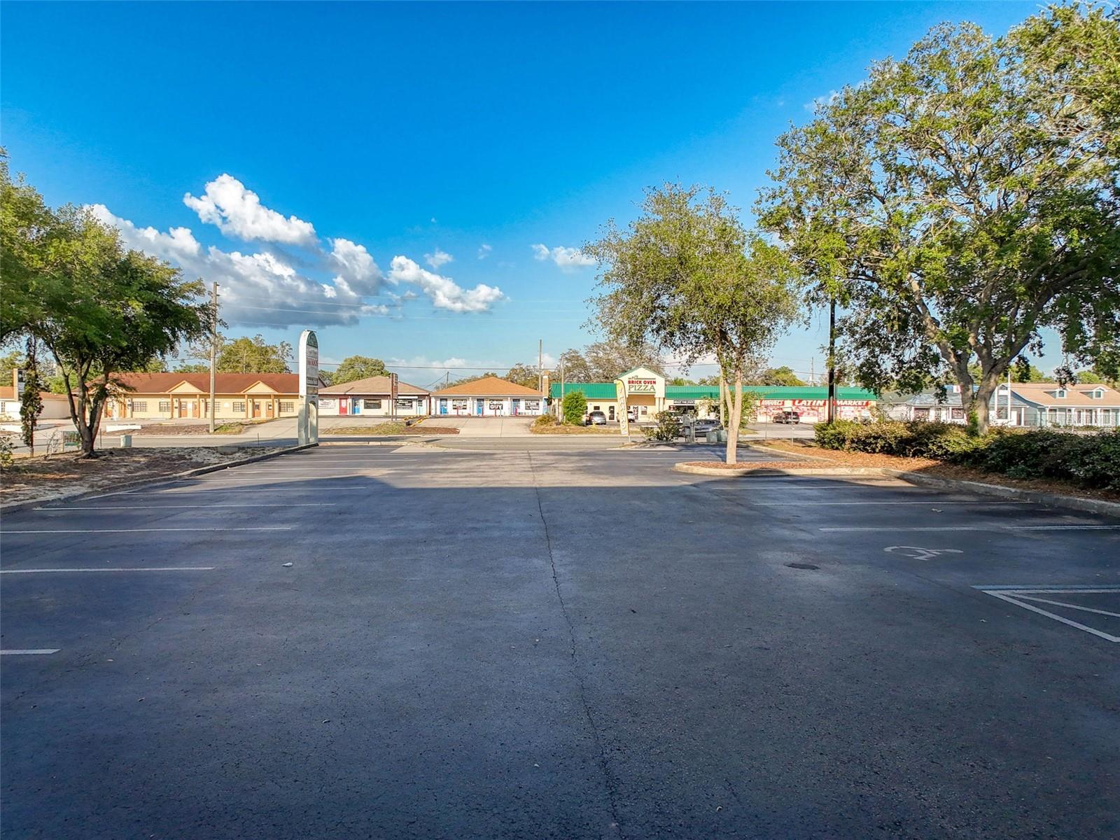 Listing photo id 18 for 2157 Mariner Boulevard