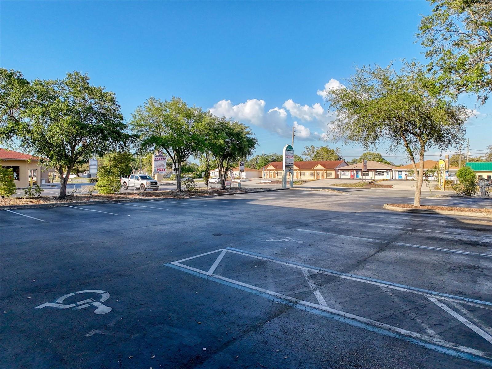 Listing photo id 19 for 2157 Mariner Boulevard