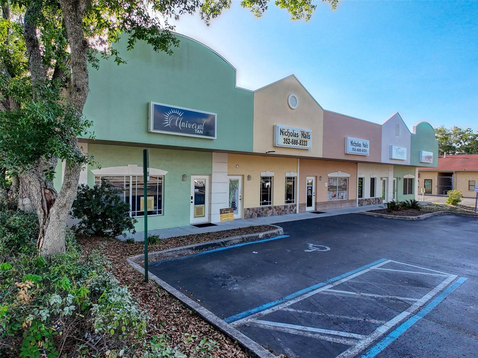 Listing photo id 1 for 2157 Mariner Boulevard
