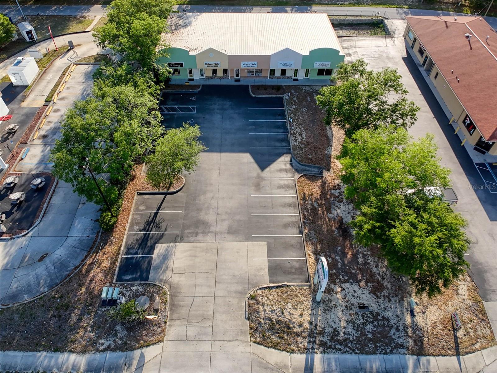 Listing photo id 36 for 2157 Mariner Boulevard