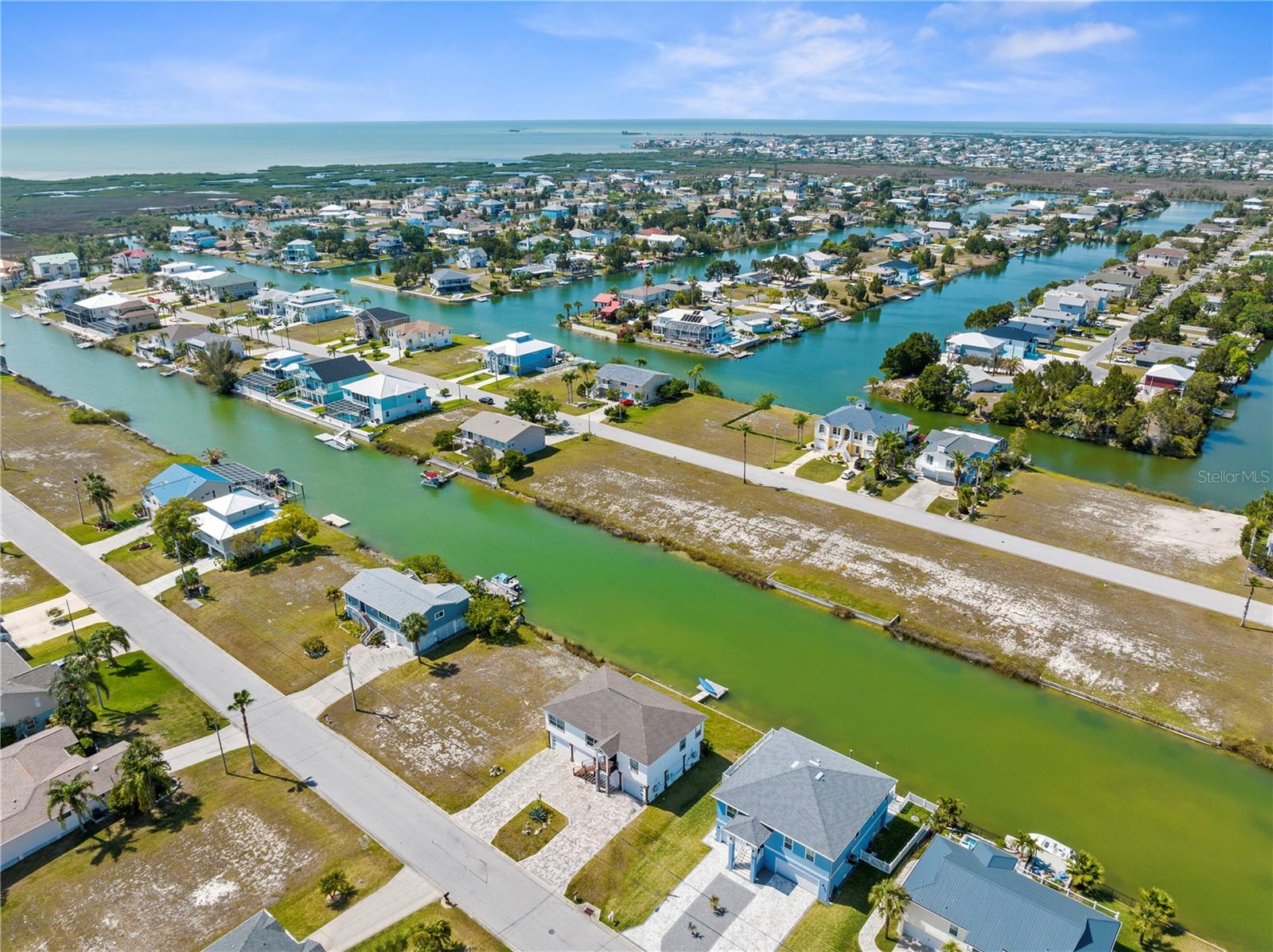 Listing photo id 0 for 4017 Bluefish Drive