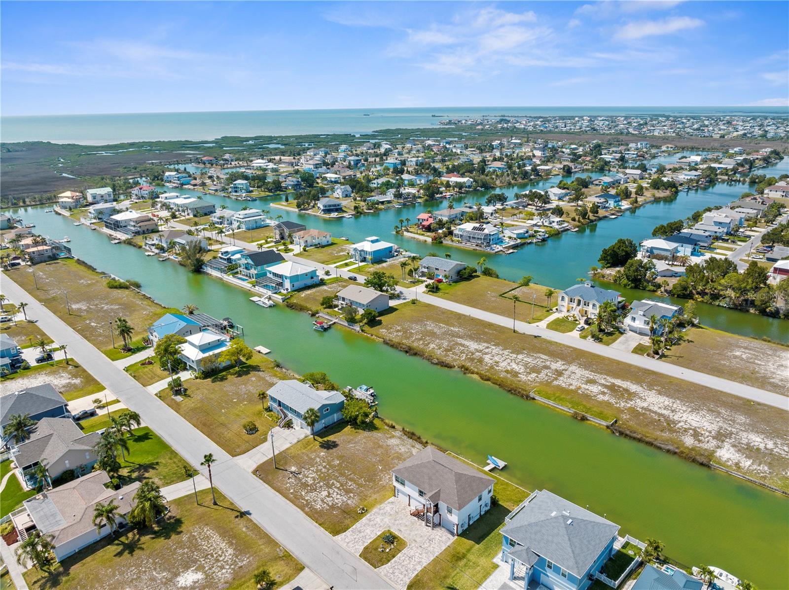 Listing photo id 2 for 4017 Bluefish Drive