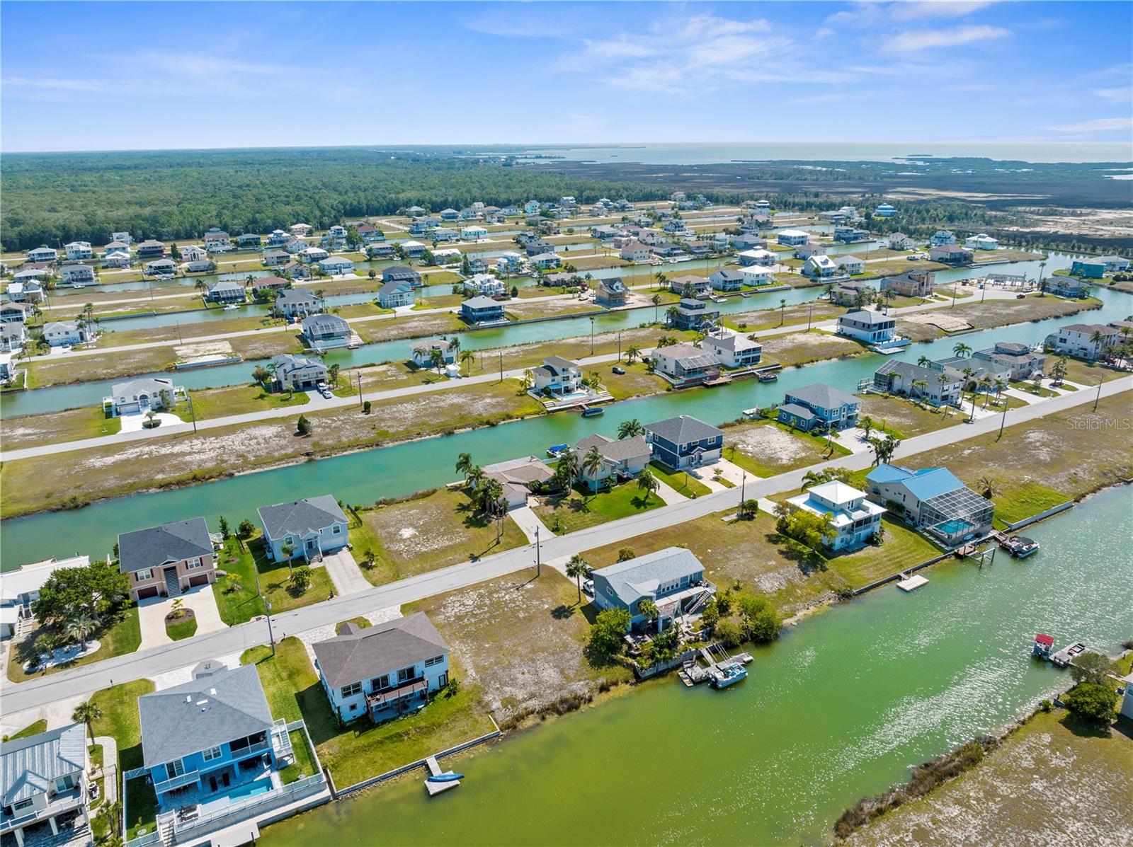 Listing photo id 3 for 4017 Bluefish Drive
