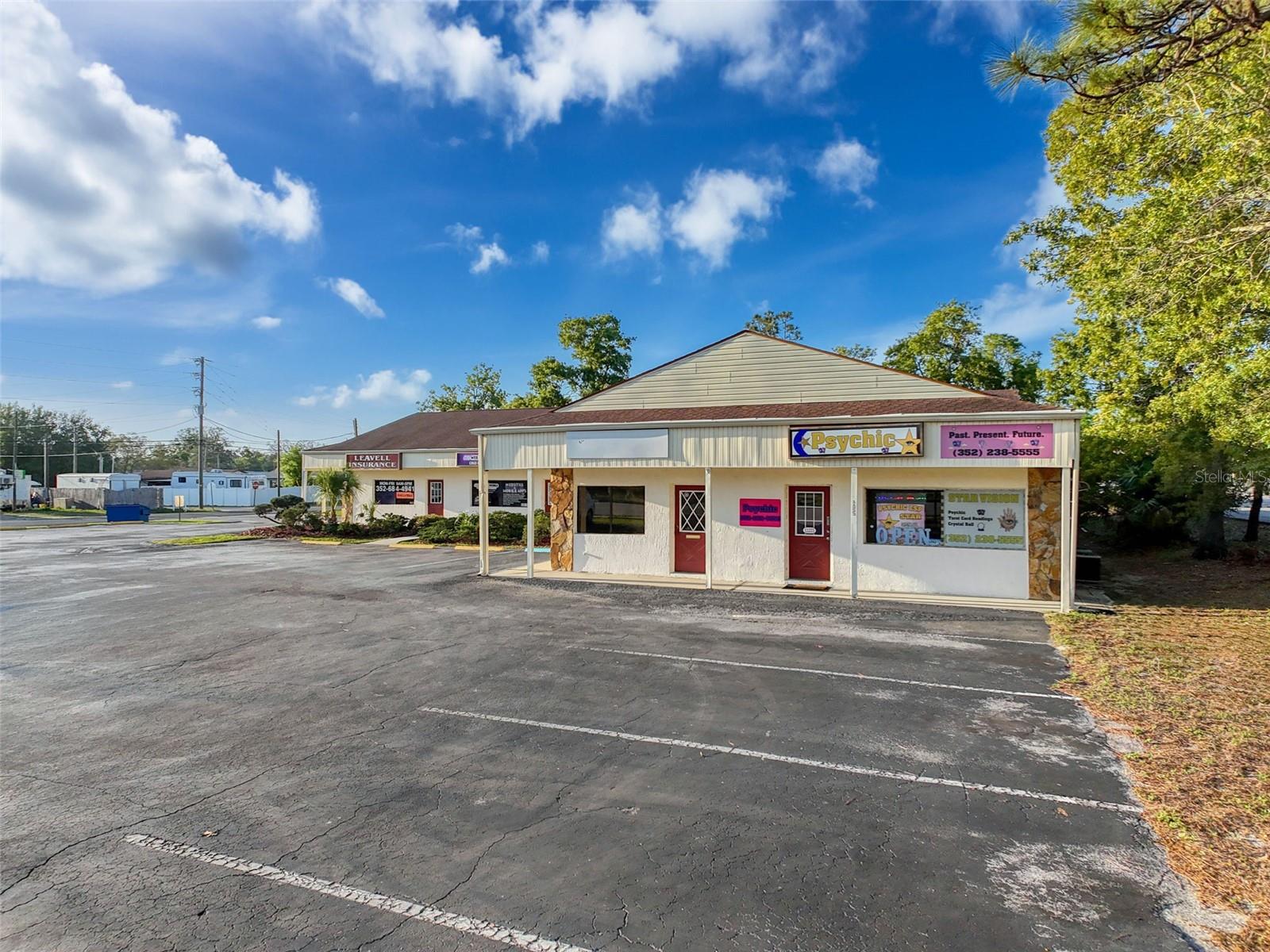Image 11 of 25 For 11211 Spring Hill Drive