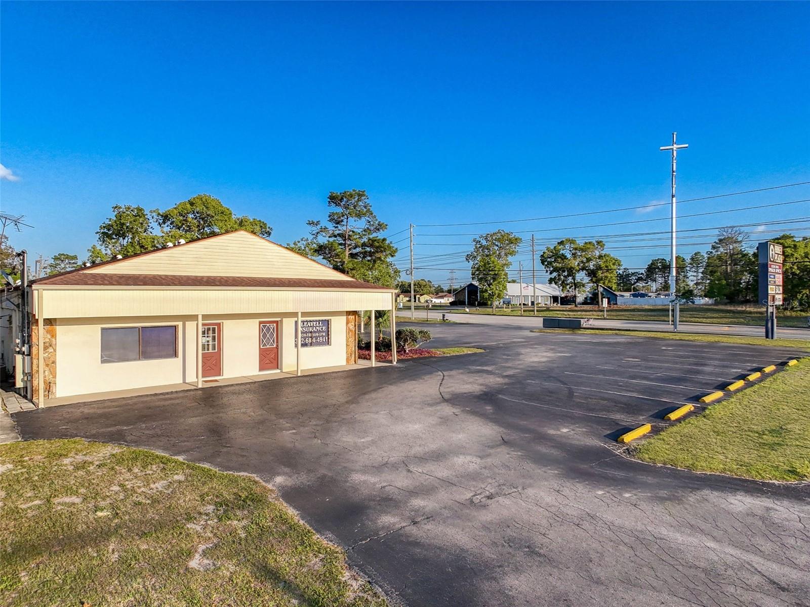 Image 13 of 25 For 11211 Spring Hill Drive