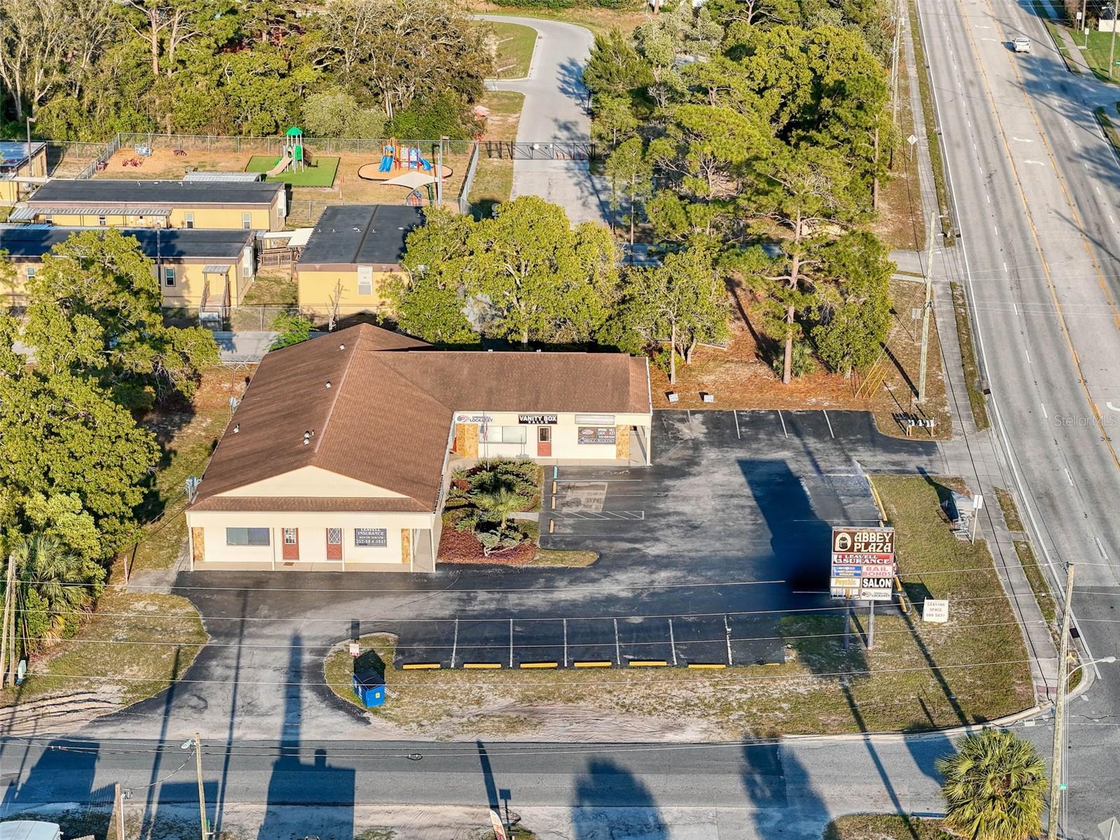 Image 17 of 25 For 11211 Spring Hill Drive
