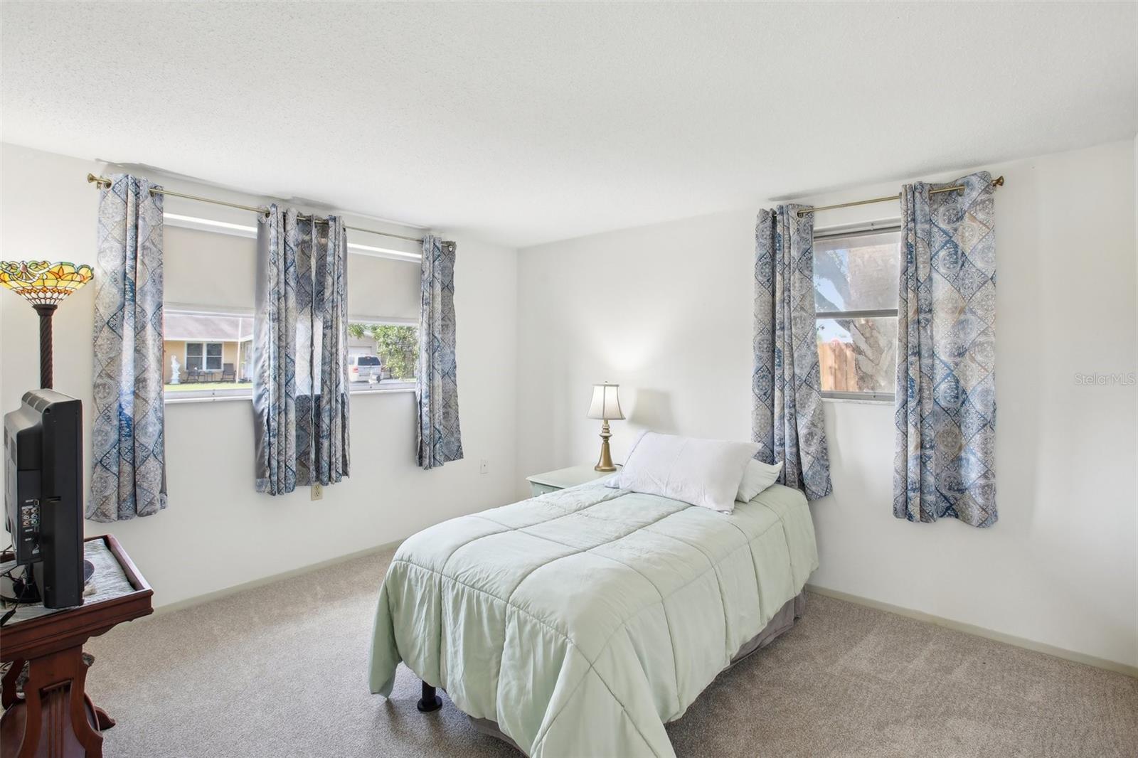 Listing photo id 20 for 10309 Honeysuckle Lane