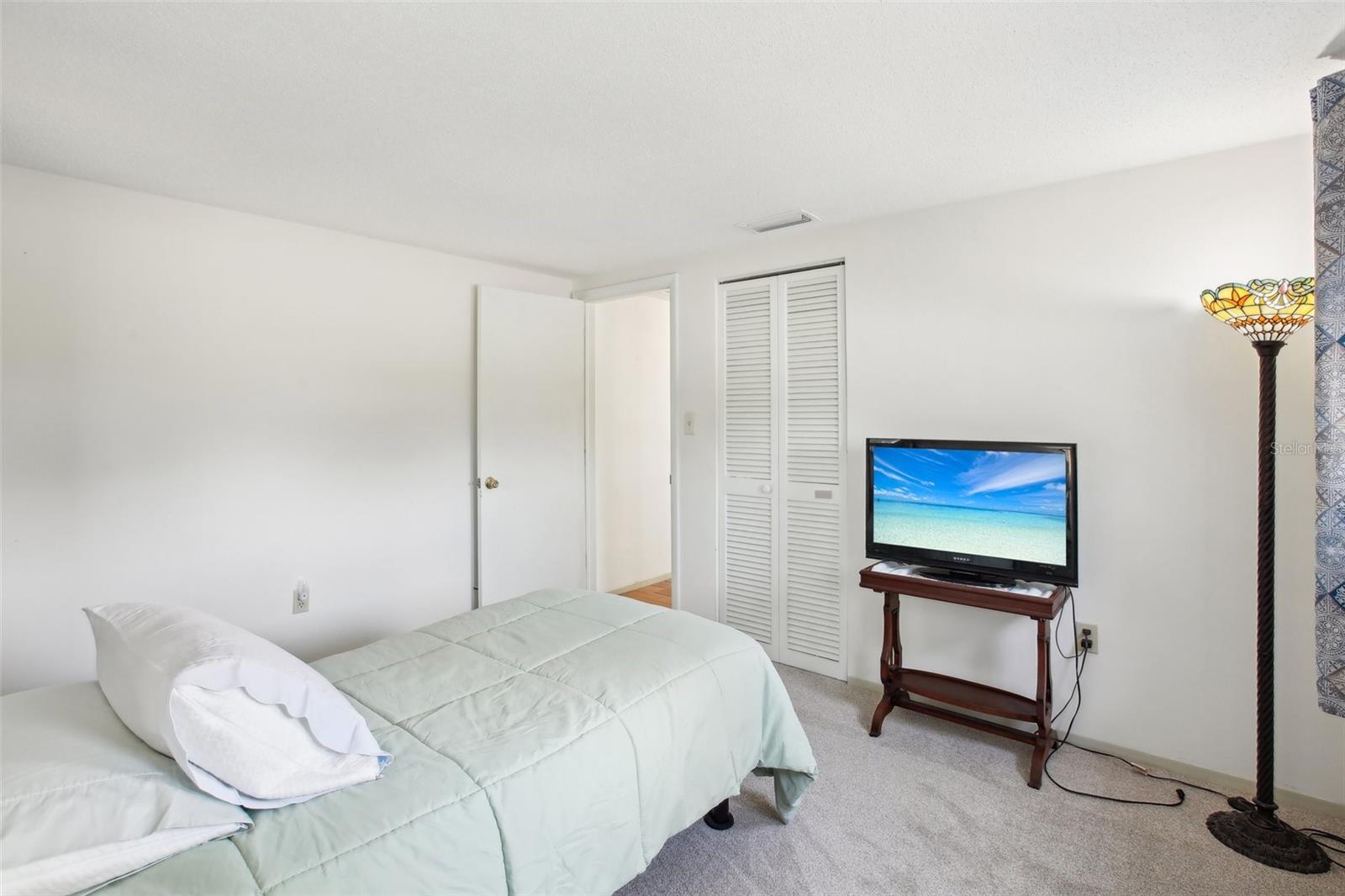 Listing photo id 21 for 10309 Honeysuckle Lane