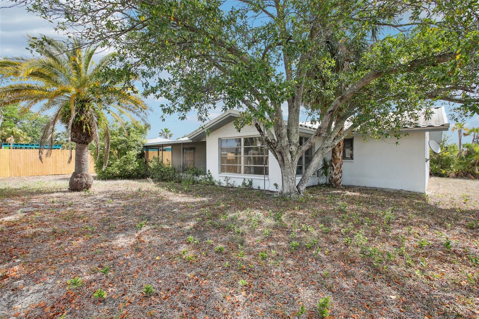 Listing photo id 28 for 10309 Honeysuckle Lane