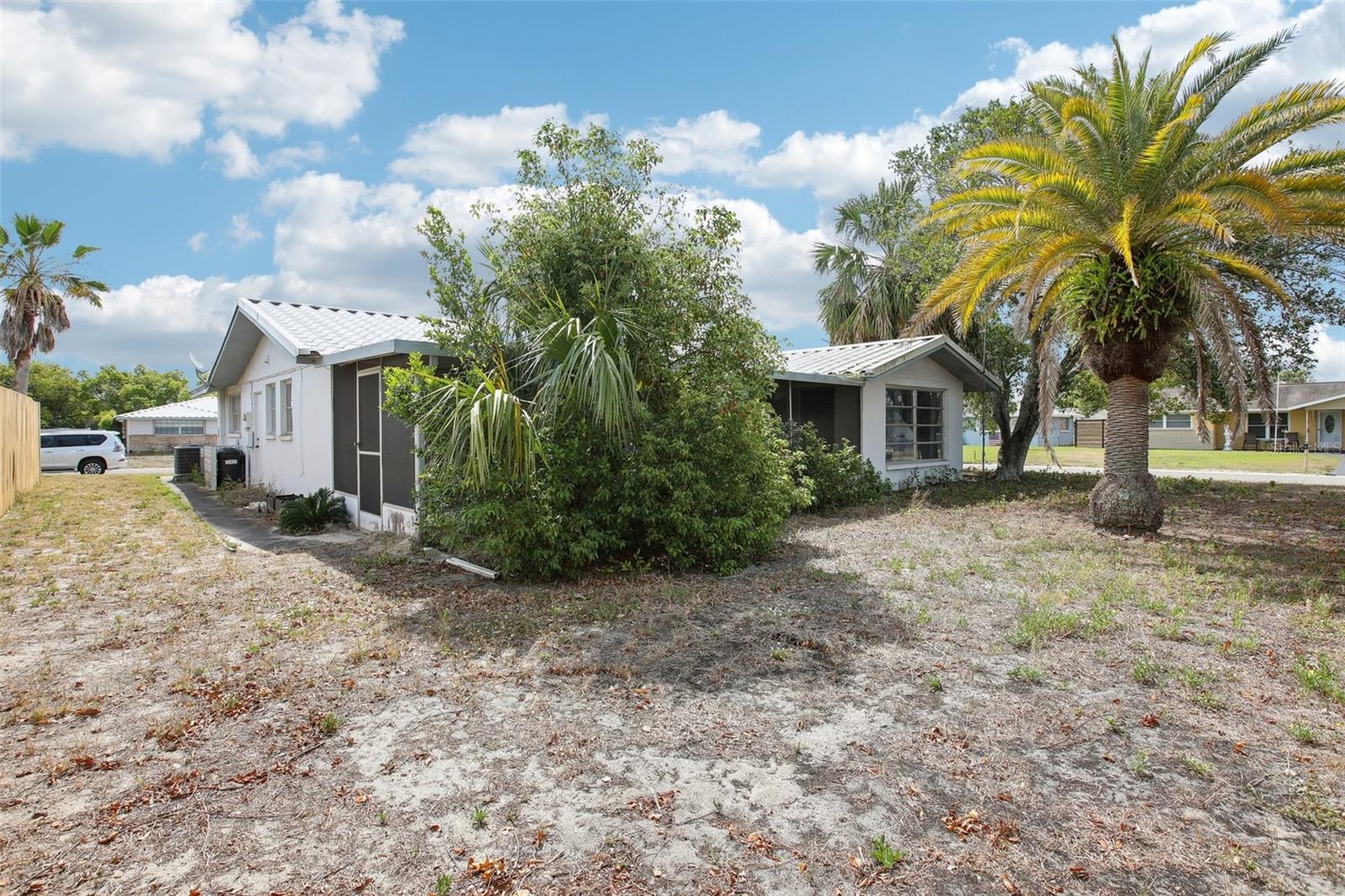 Listing photo id 29 for 10309 Honeysuckle Lane