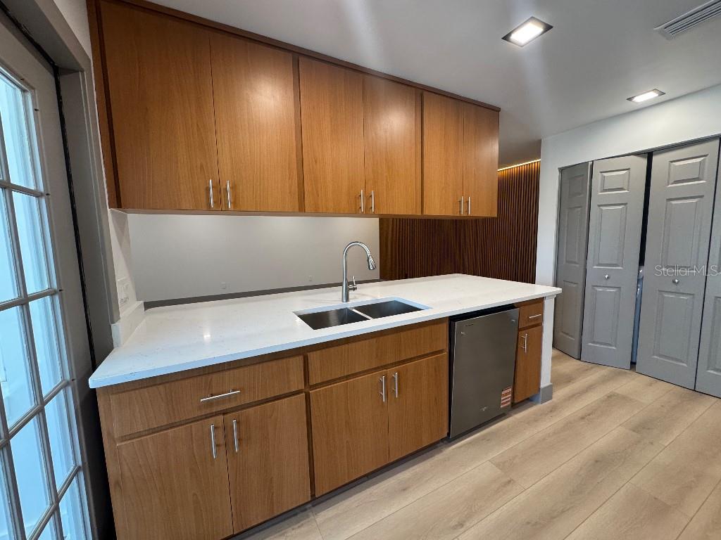 Image 10 of 29 For 2963 Poplar Avenue