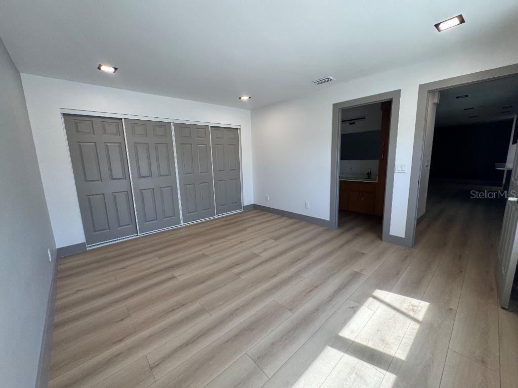 Image 19 of 29 For 2963 Poplar Avenue