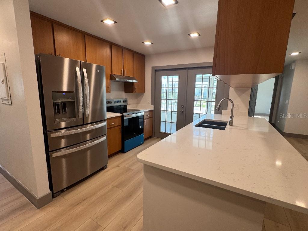 Image 7 of 29 For 2963 Poplar Avenue