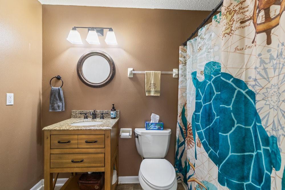 Listing photo id 14 for 9100 Whitman Lane