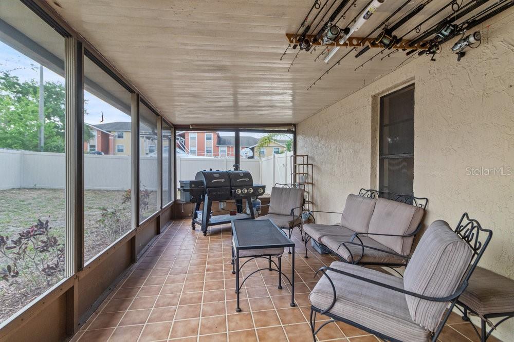 Listing photo id 16 for 9100 Whitman Lane