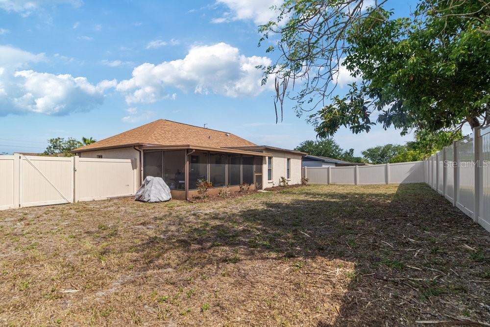 Listing photo id 19 for 9100 Whitman Lane