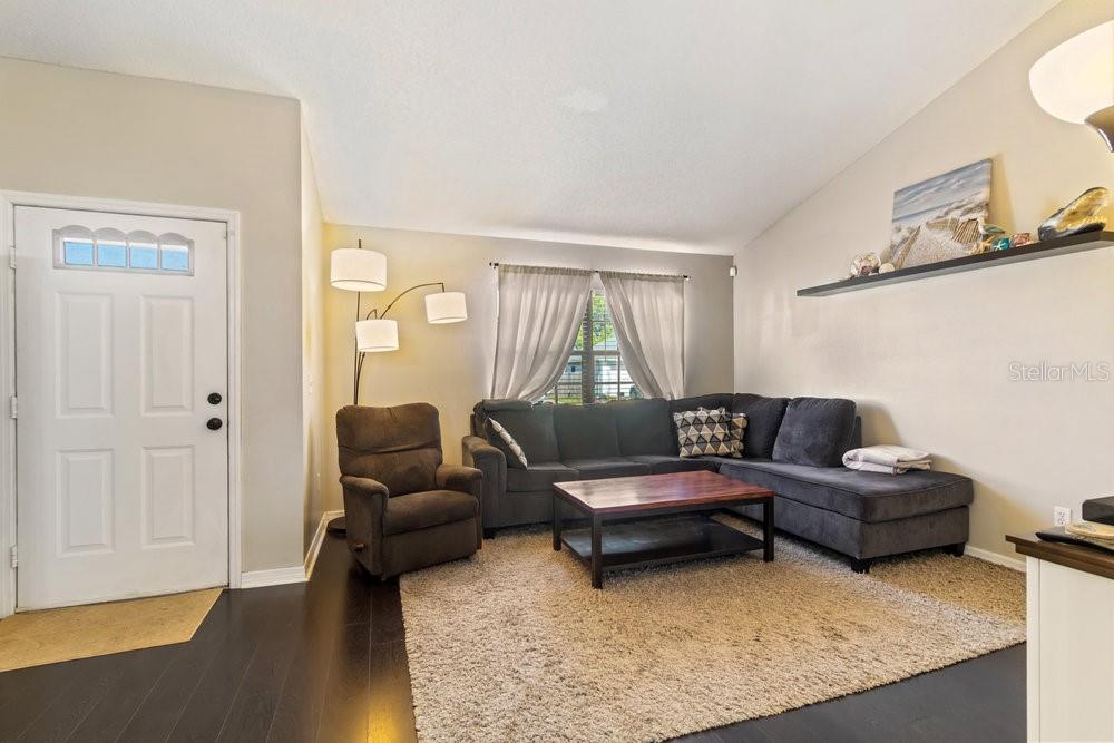 Listing photo id 3 for 9100 Whitman Lane