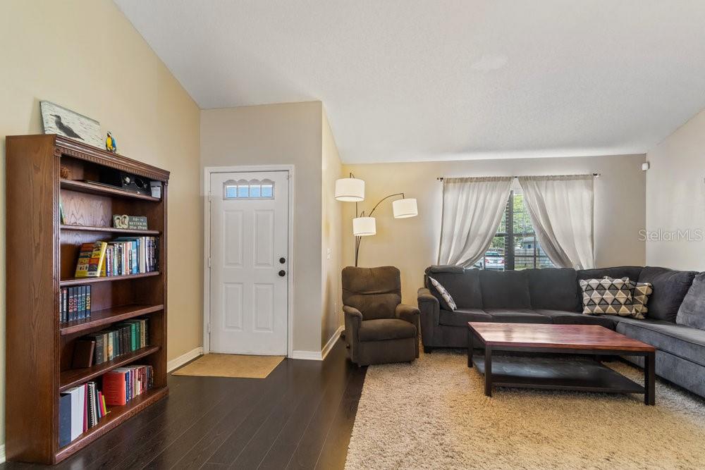 Listing photo id 4 for 9100 Whitman Lane
