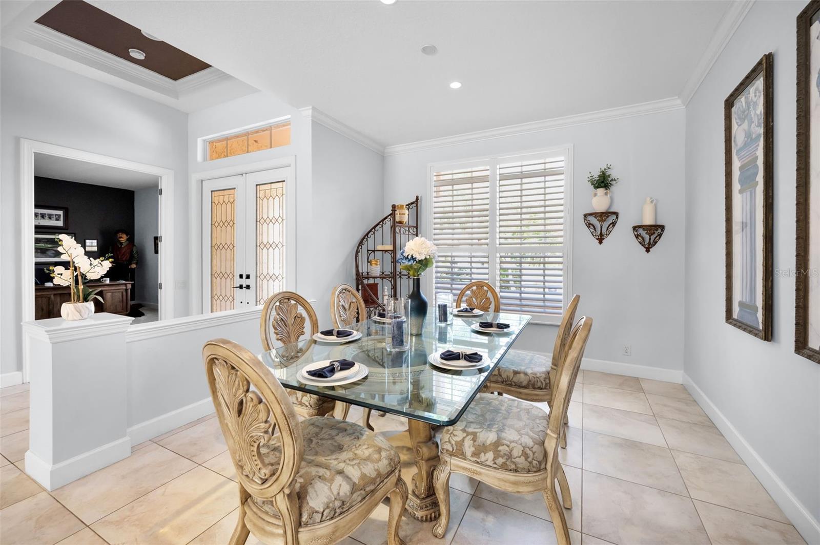 Listing photo id 11 for 1033 Tuscany Drive