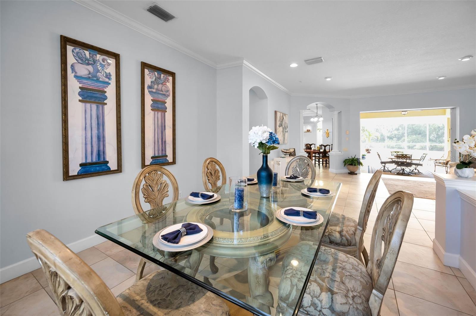 Listing photo id 12 for 1033 Tuscany Drive