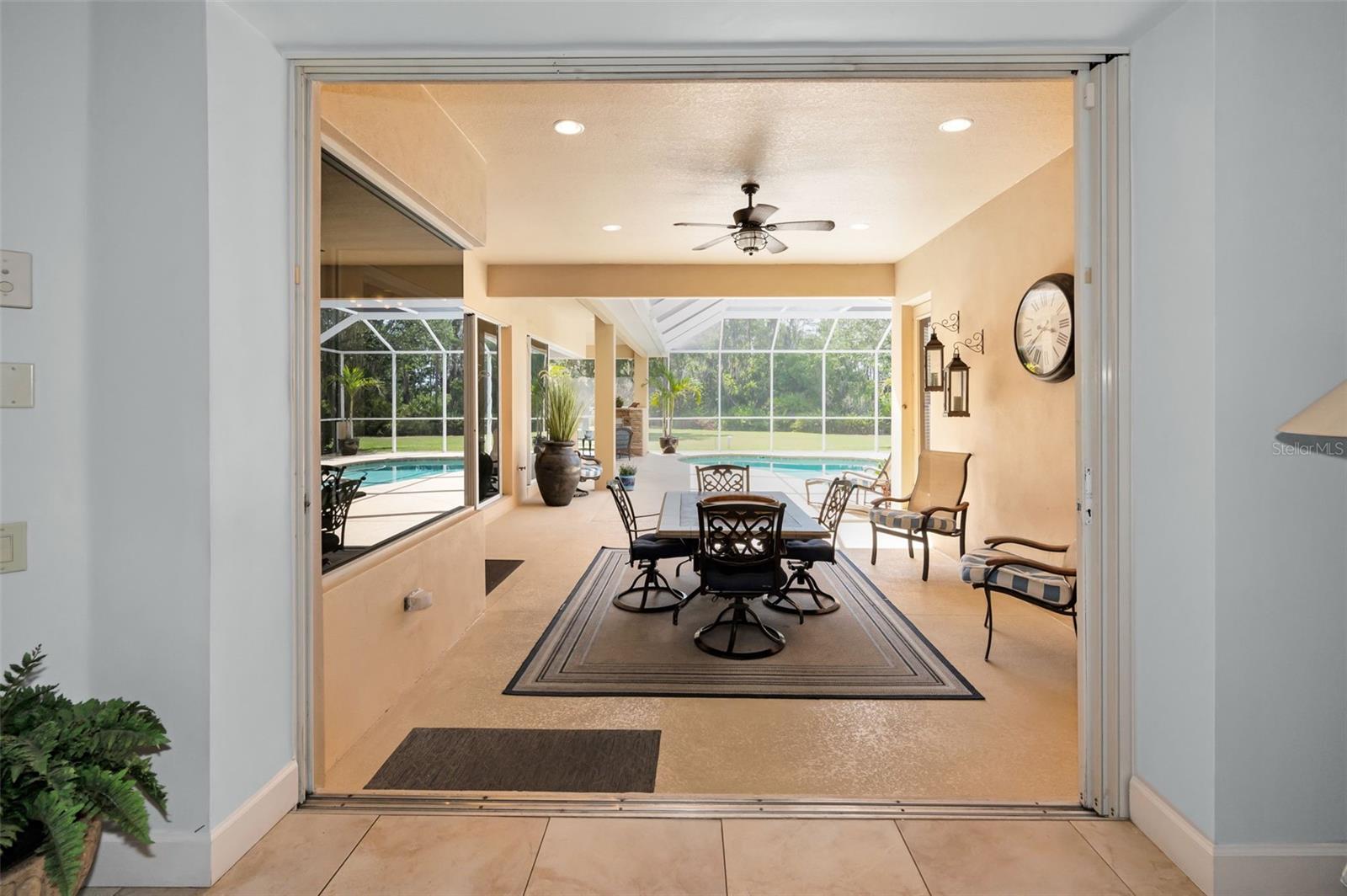 Listing photo id 15 for 1033 Tuscany Drive
