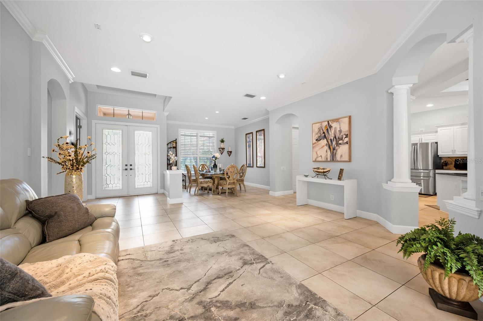 Listing photo id 17 for 1033 Tuscany Drive