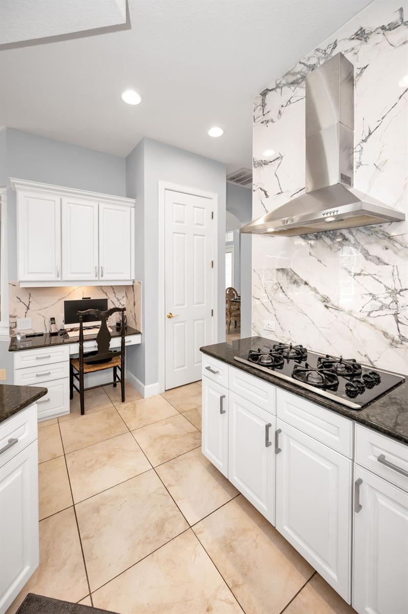 Listing photo id 22 for 1033 Tuscany Drive