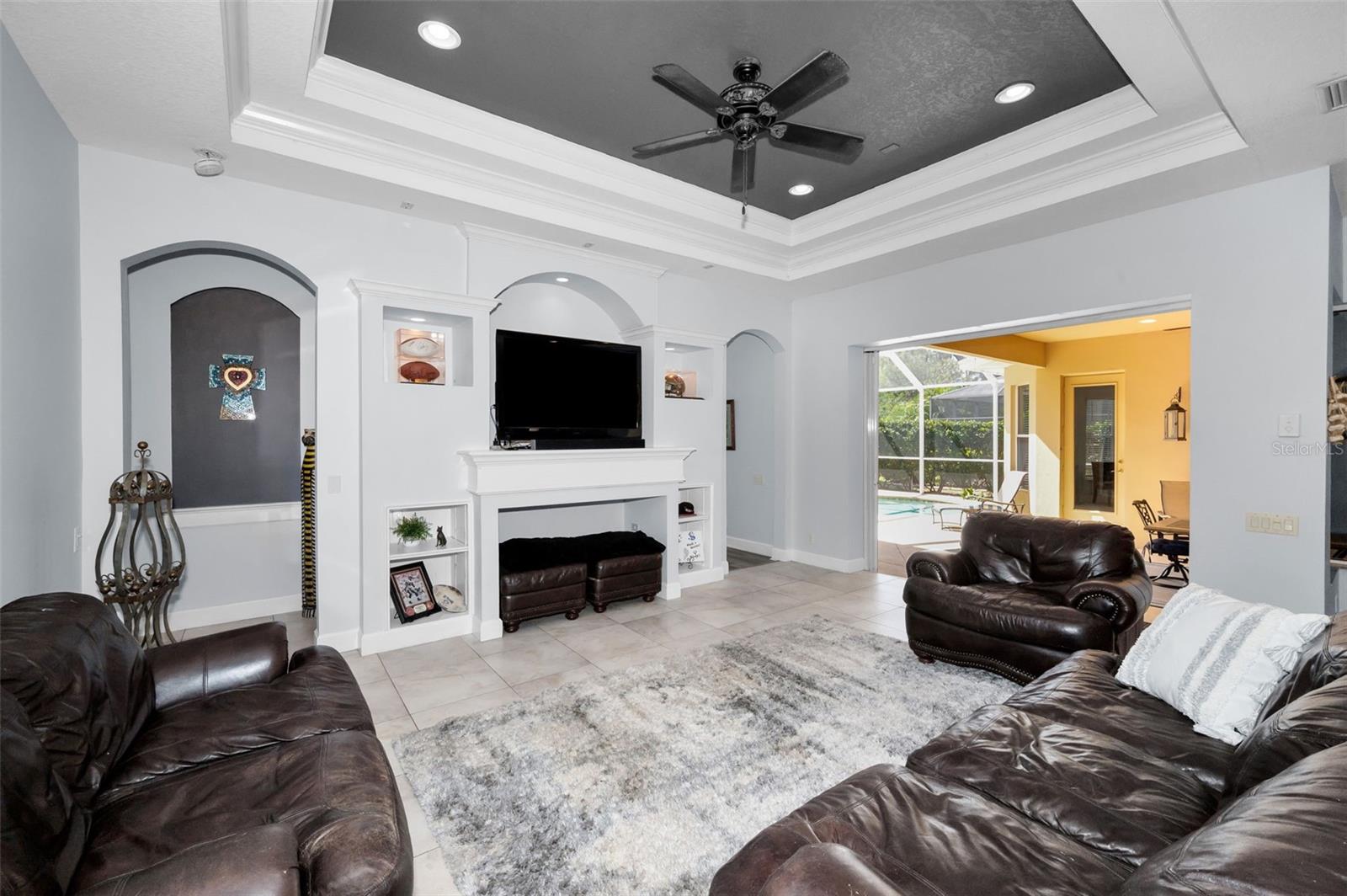 Listing photo id 30 for 1033 Tuscany Drive