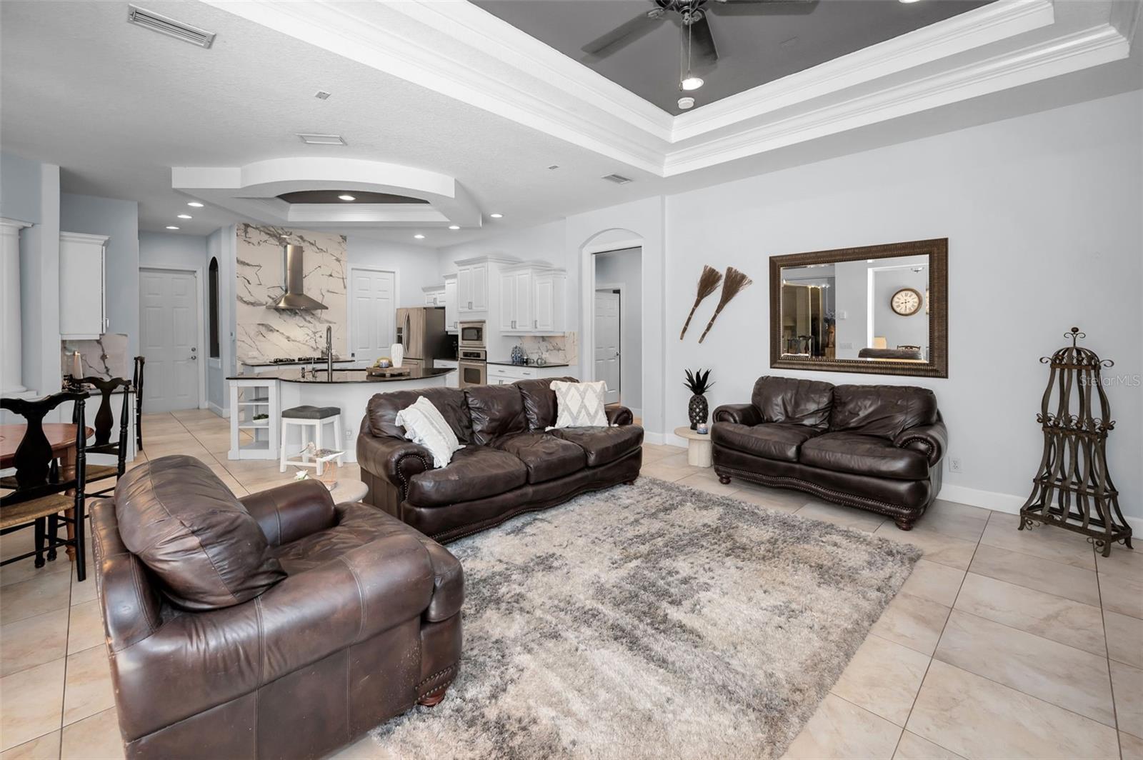 Listing photo id 32 for 1033 Tuscany Drive