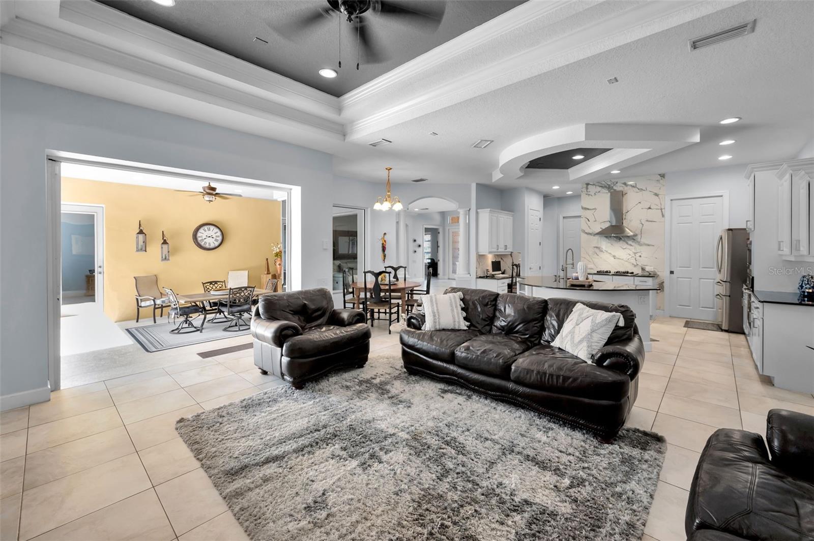 Listing photo id 33 for 1033 Tuscany Drive